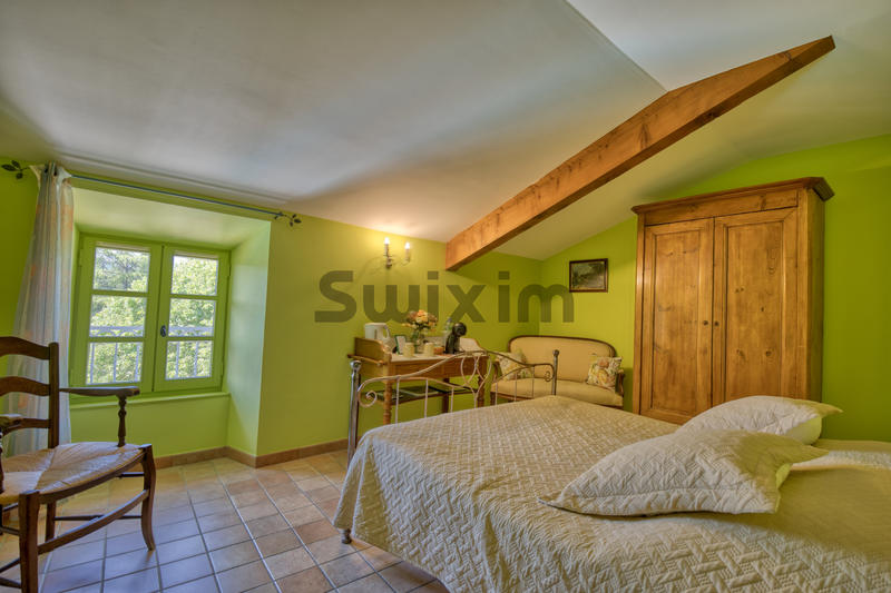 Mas - 265 m² - 10 pièces