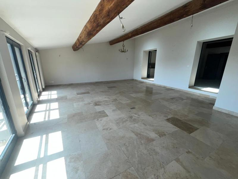 Maison - 237 m² - 7 pièces
