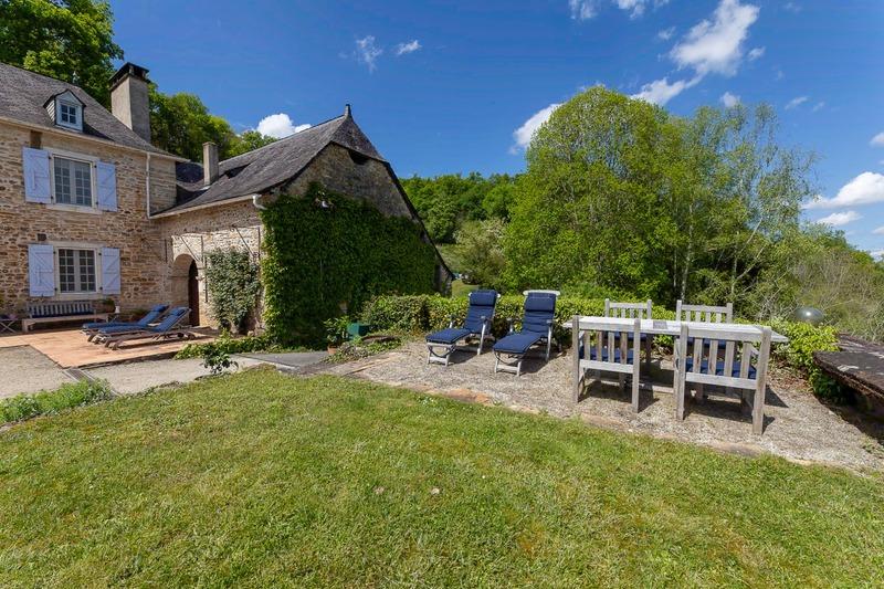 Propriété - 450 m² - 8 pièces