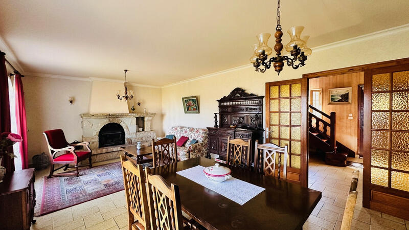 Maison - 131 m² - 7 pièces