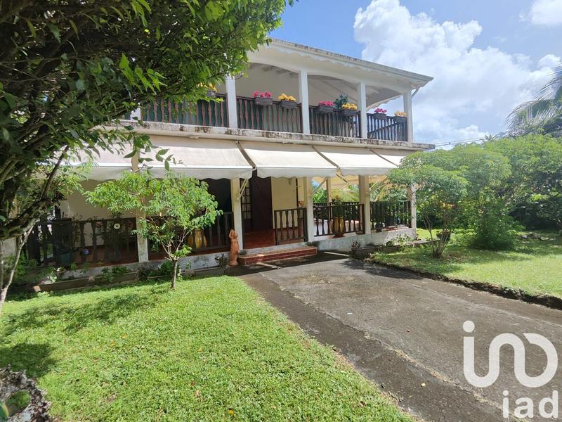 Maison - 241 m² - 8 pièces