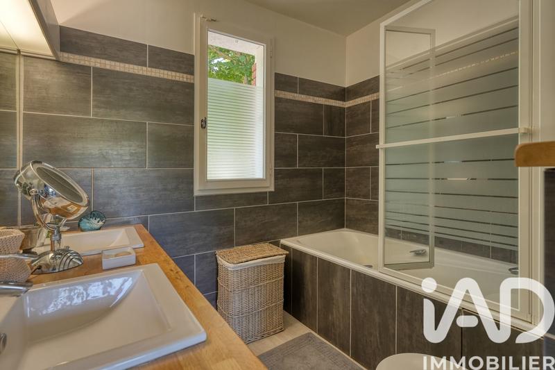 Maison - 206 m² - 8 pièces