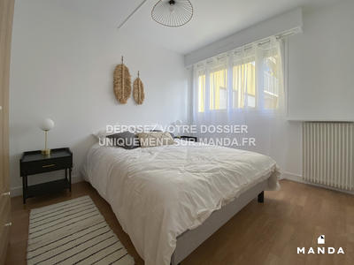 Chambre - 9 m² - 5 pièces