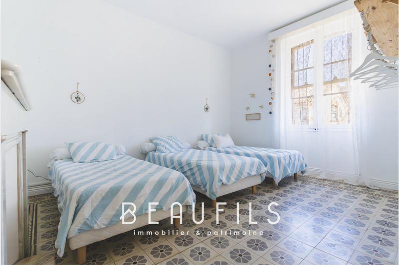 Maison - 162 m² - 9 pièces