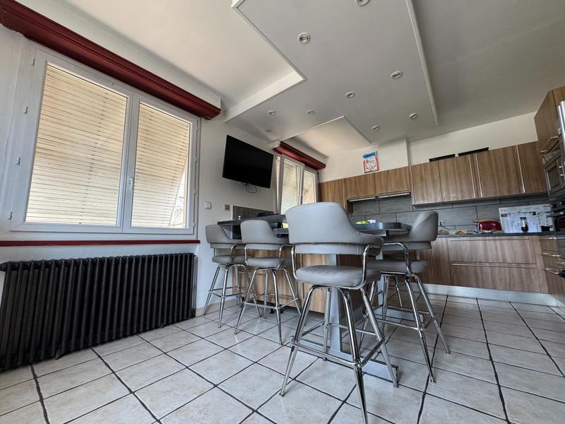 Maison - 290 m² - 7 pièces