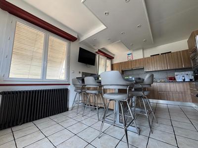 Maison - 290 m² - 7 pièces