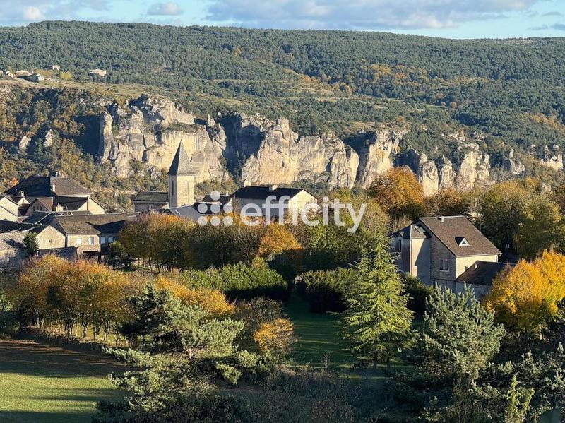 Maison - 275 m² - 9 pièces