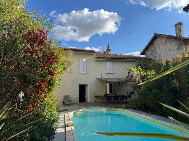 Maison - 200 m² - 5 pièces