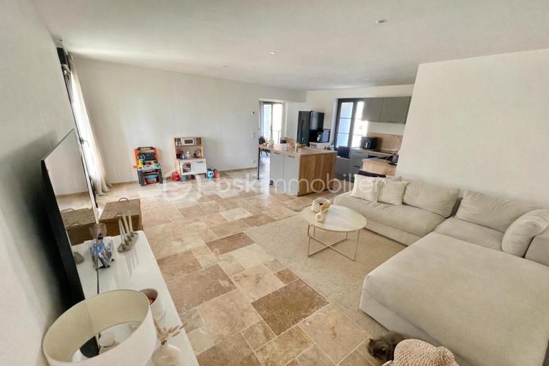 Propriété - 174 m² - 6 pièces