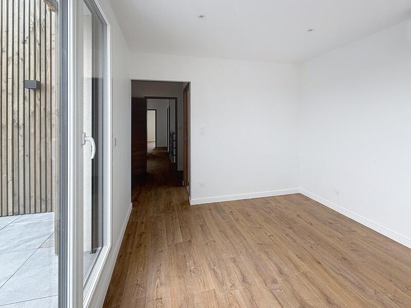 Maison - 184 m² - 6 pièces