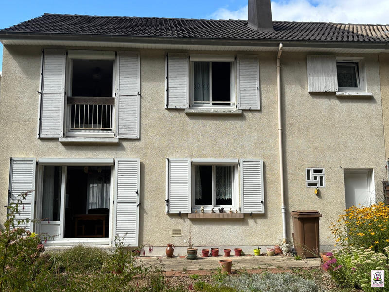 Maison - 98 m² - 5 pièces