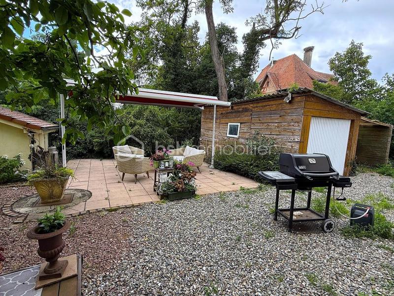 Maison - 303 m² - 10 pièces