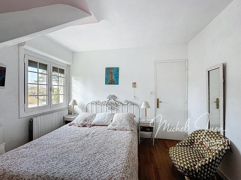 Maison - 232 m² - 6 pièces