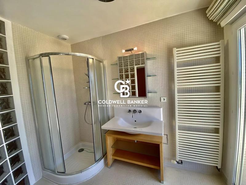 Appartement - 177 m² - 5 pièces