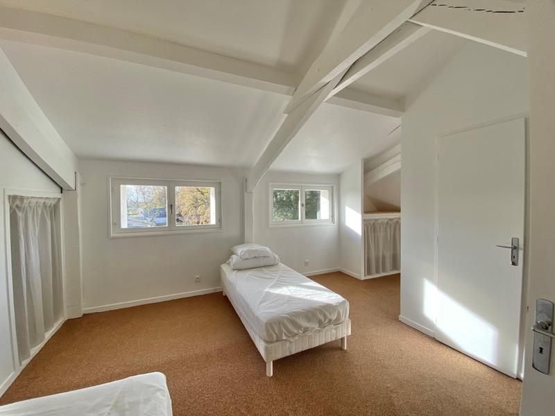 Maison - 220 m² - 7 pièces