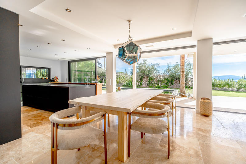 Villa - 350 m² - 6 pièces