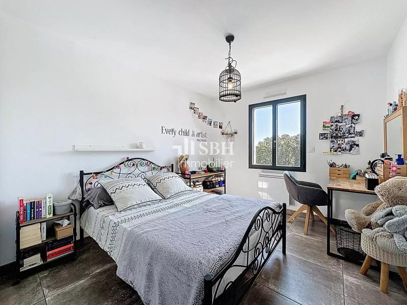 Villa - 211 m² - 10 pièces