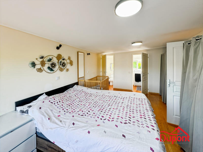 Maison contemporaine - 198 m² - 10 pièces