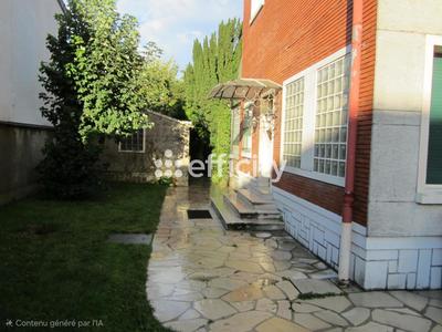 Maison - 182 m² - 9 pièces