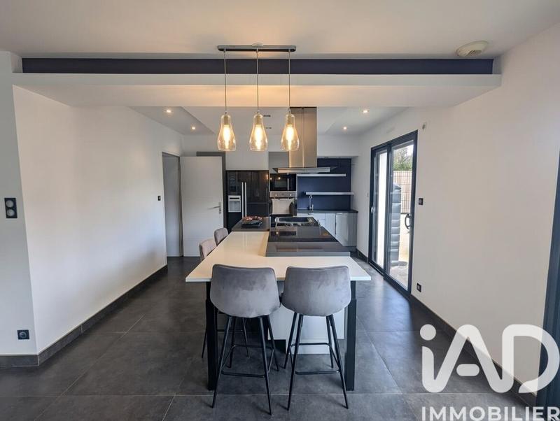 Maison - 174 m² - 6 pièces