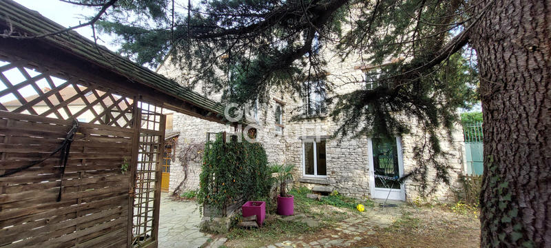 Maison - 218 m² - 9 pièces