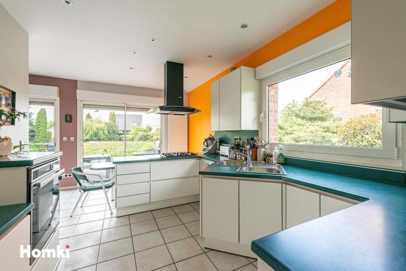 Maison - 214 m² - 7 pièces