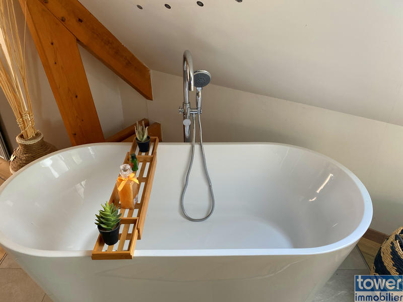 Maison - 219 m² - 10 pièces