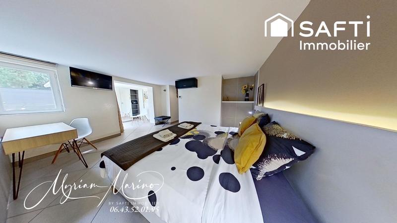 Maison - 308 m² - 12 pièces