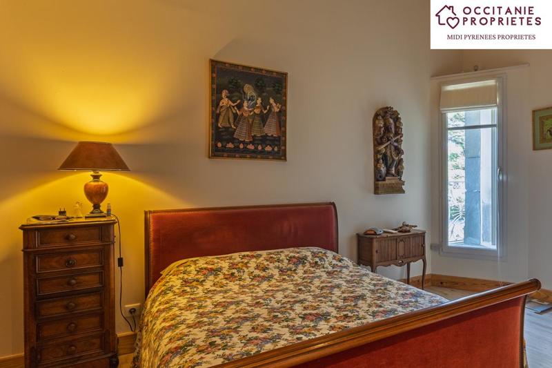 Maison de maîtres - 250 m² - 10 pièces