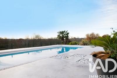 Maison - 324 m² - 5 pièces