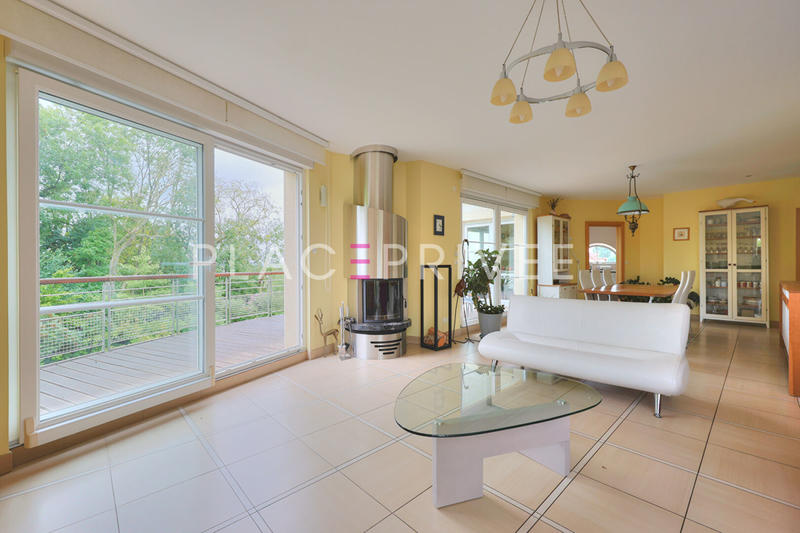 Maison - 200 m² - 8 pièces