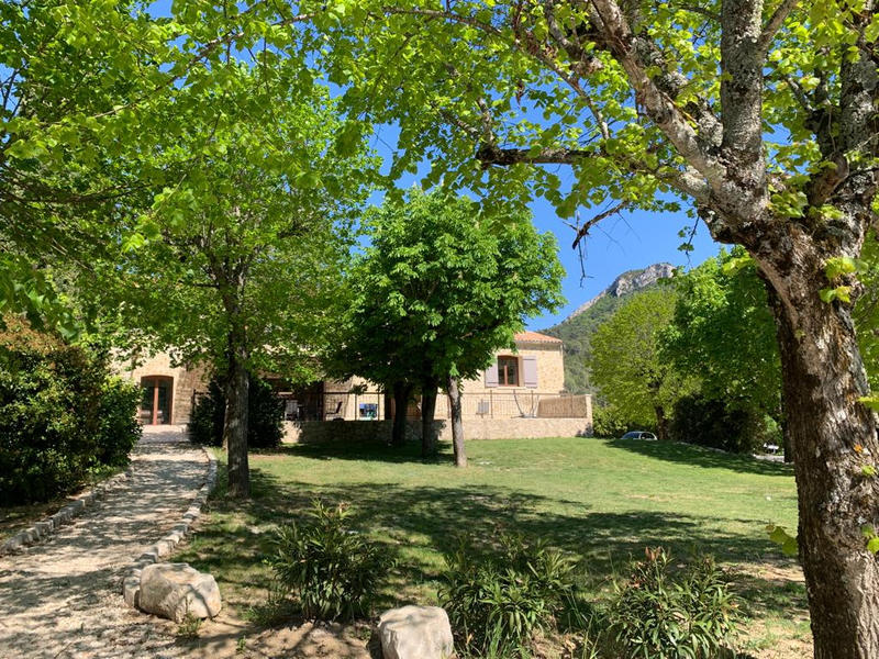 Mas - 350 m² - 14 pièces