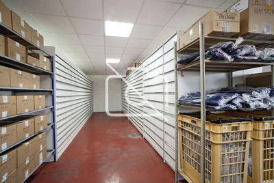 Entrepôt - 1 500 m²