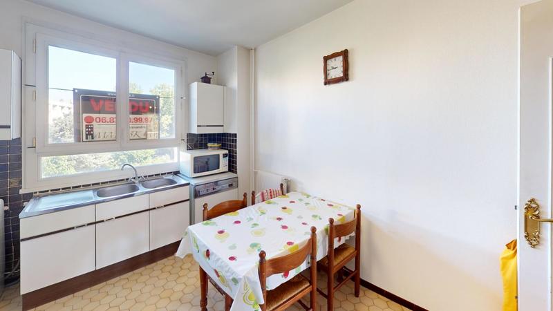 Appartement - 98 m² - 4 pièces