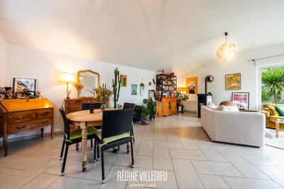 Maison - 140 m² - 5 pièces