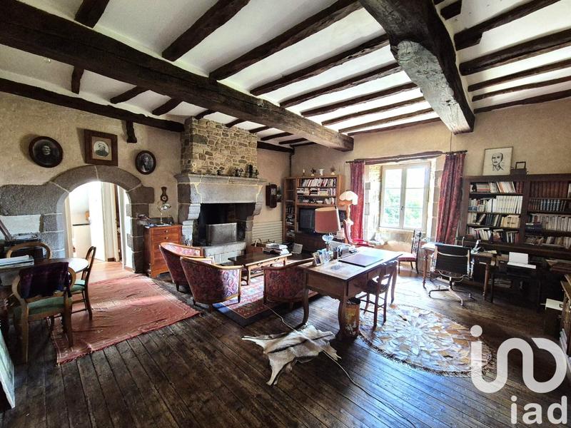 Maison - 234 m² - 8 pièces