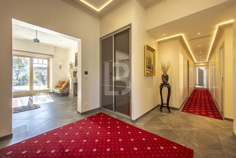 Propriété - 390 m² - 12 pièces