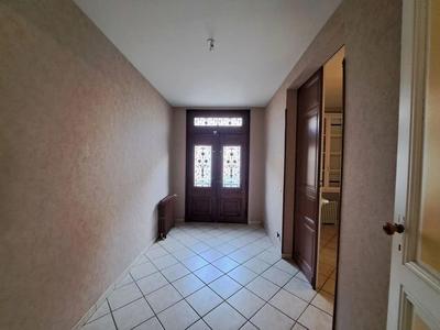 Maison - 230 m² - 8 pièces