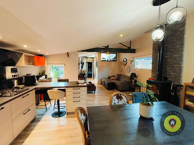 Local d'activité / Entrepôt - 590 m² - 6 pièces