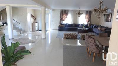 Maison - 229 m² - 7 pièces