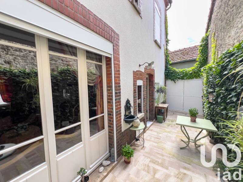 Maison - 280 m² - 8 pièces