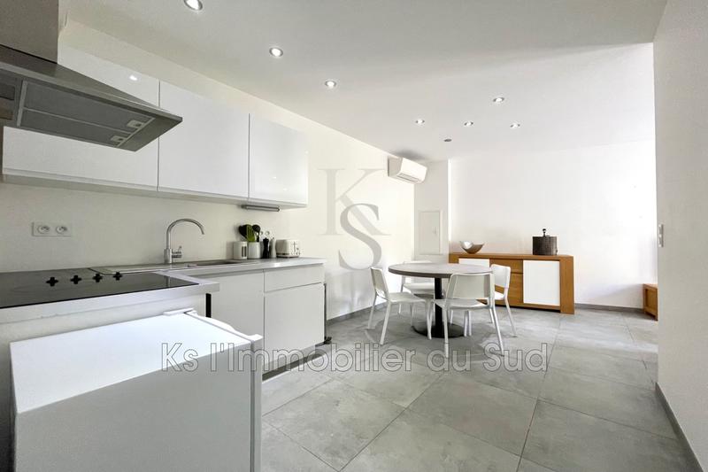 Villa - 297 m² - 9 pièces