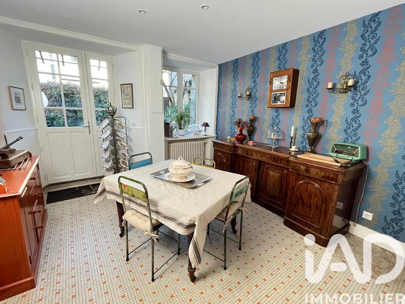 Maison - 220 m² - 7 pièces