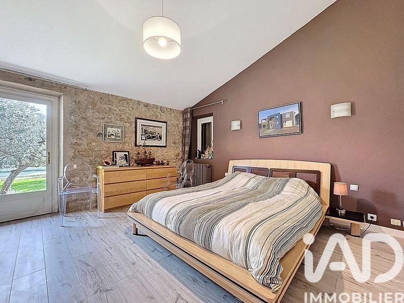 Maison - 284 m² - 10 pièces