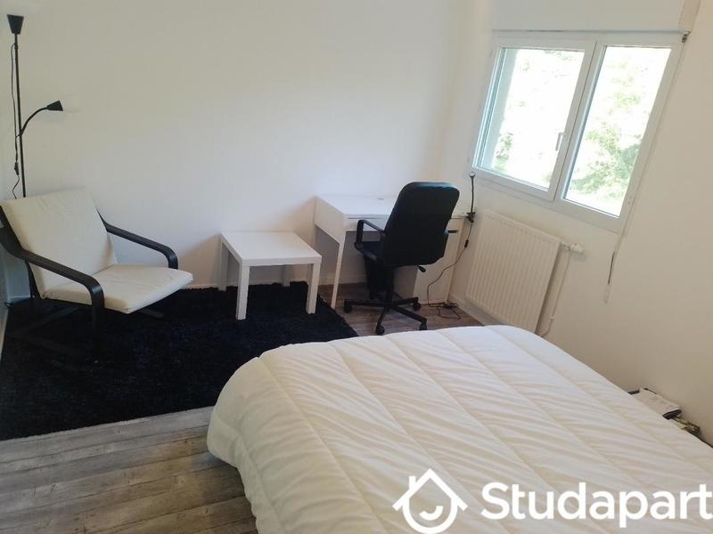 Chambre - 10 m² - 1 pièce