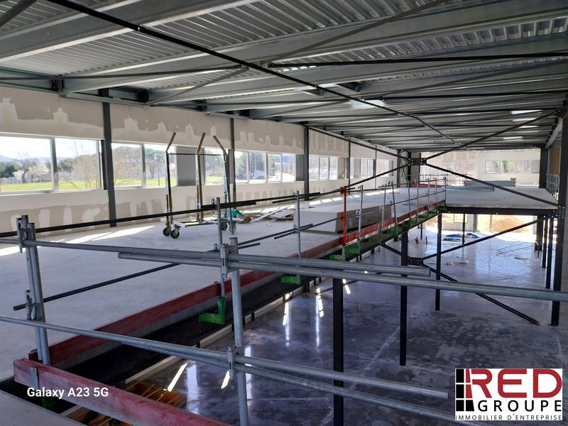 Entrepôt - 1 559 m²