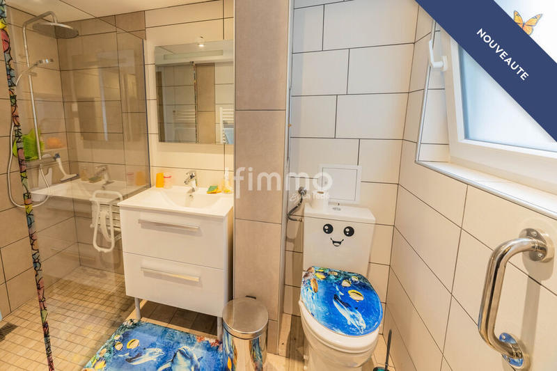 Maison - 180 m² - 7 pièces