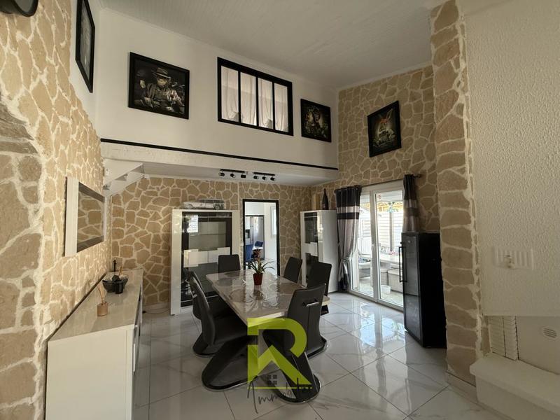 Villa - 161 m² - 6 pièces