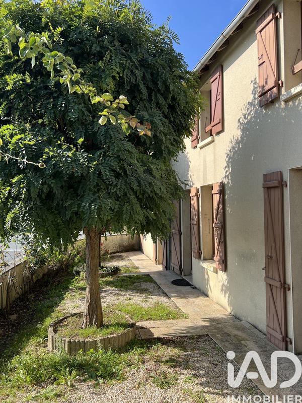 Maison - 277 m² - 13 pièces