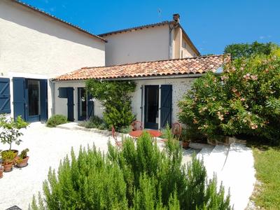 Maison de village - 238 m² - 5 pièces